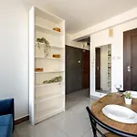 Charming With Air Conditioning For Couples In The Center *