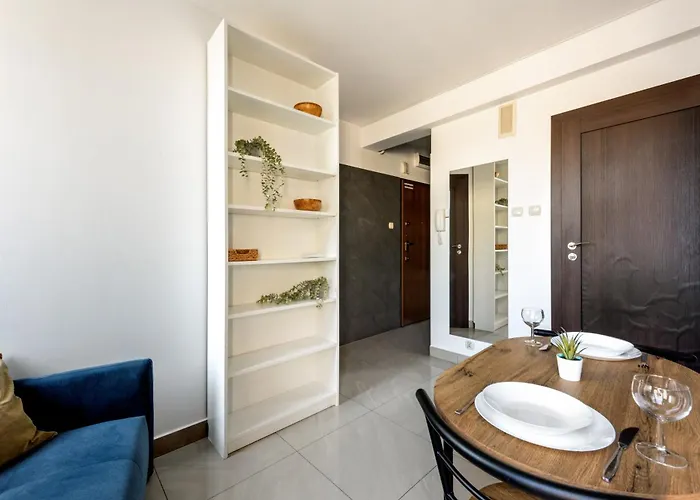 Charming With Air Conditioning For Couples In The Center *