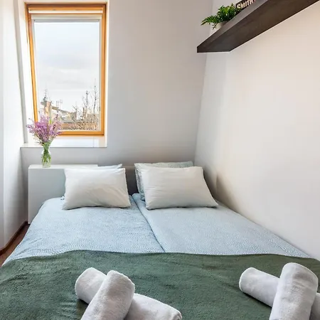Apartment Charming With Air Conditioning For Couples In The Center *